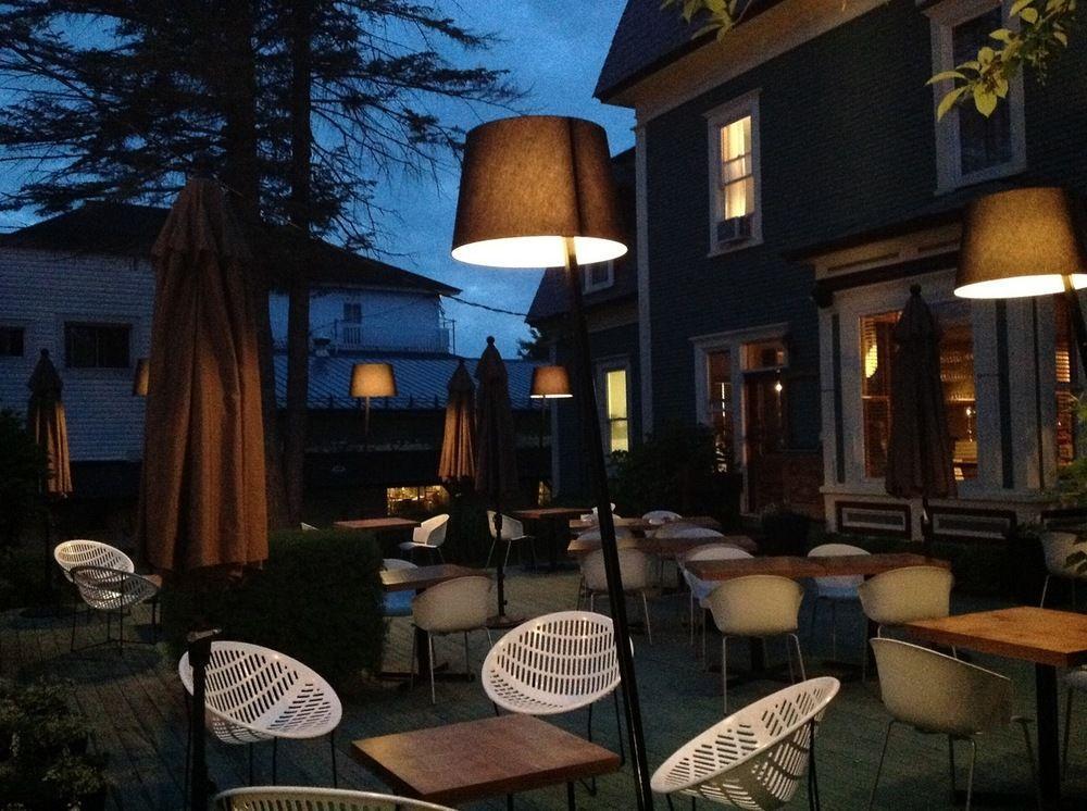 Le Pleasant Hotel & Cafe サットン エクステリア 写真